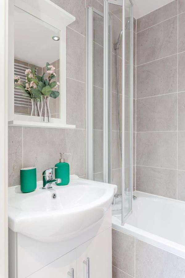 2 Bedrooms Serviced Apartment Excel Exhibition Centre, O2 Arena, Stratford Olympic City, Forest Gate, Central ロンドン エクステリア 写真
