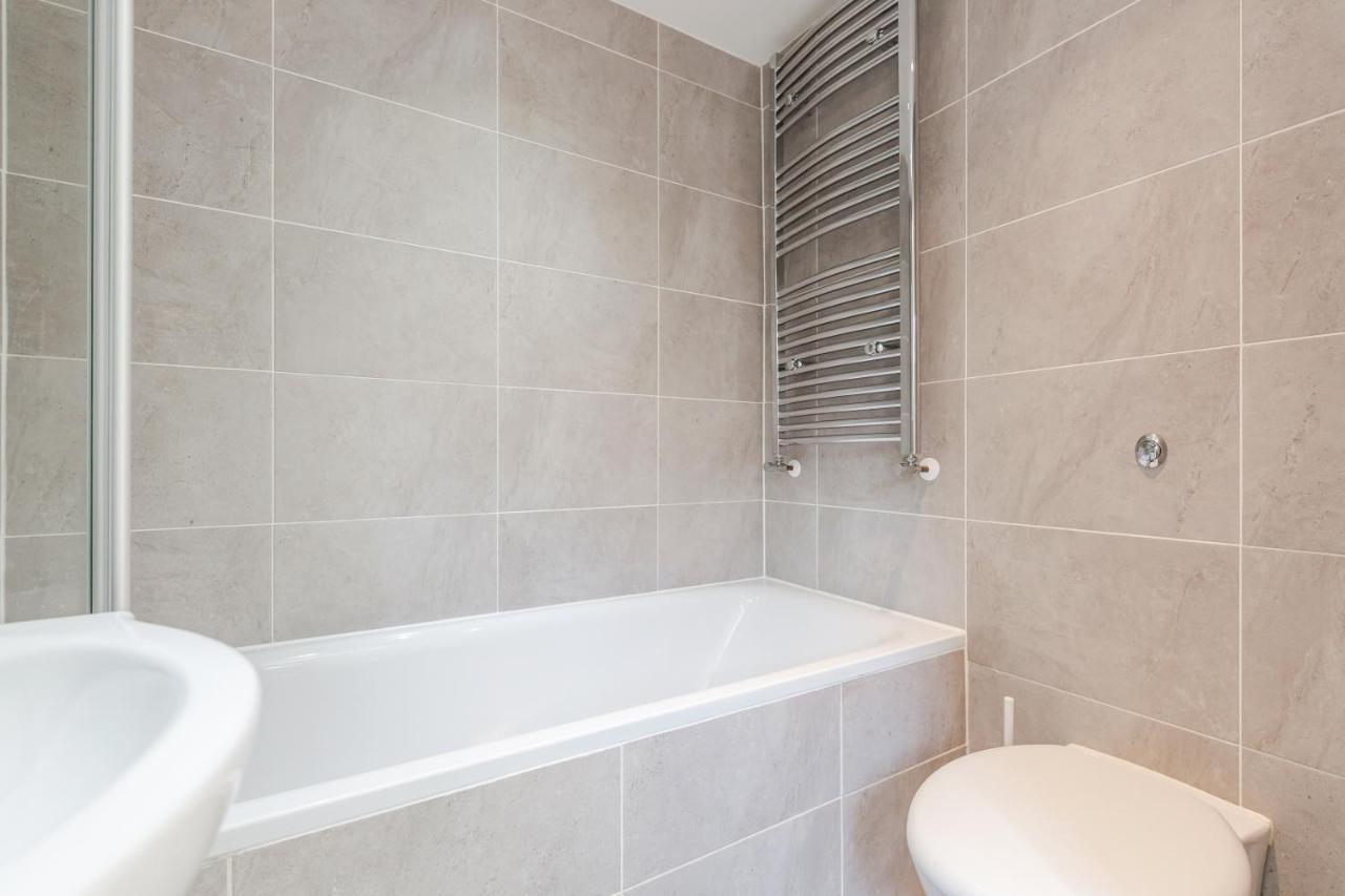 2 Bedrooms Serviced Apartment Excel Exhibition Centre, O2 Arena, Stratford Olympic City, Forest Gate, Central ロンドン エクステリア 写真