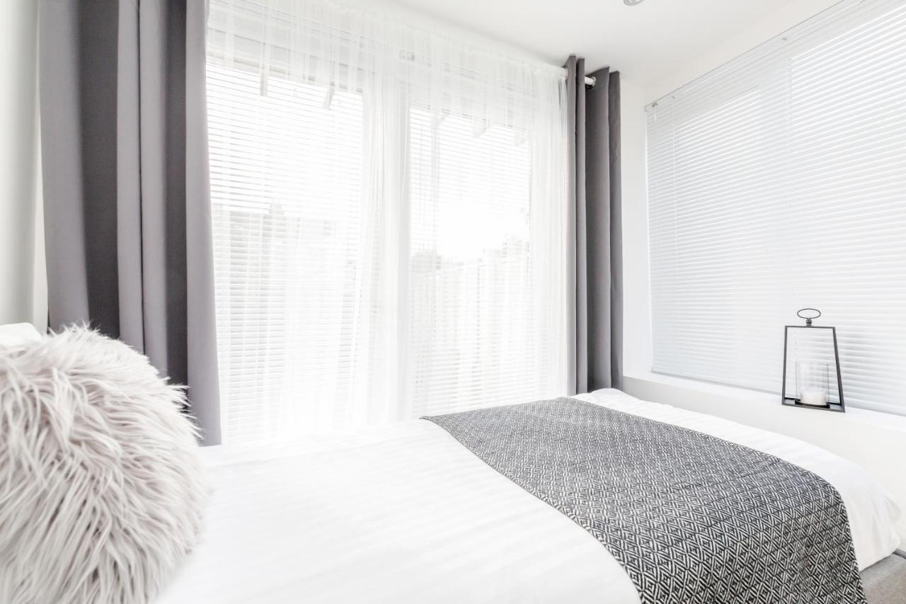 2 Bedrooms Serviced Apartment Excel Exhibition Centre, O2 Arena, Stratford Olympic City, Forest Gate, Central ロンドン エクステリア 写真